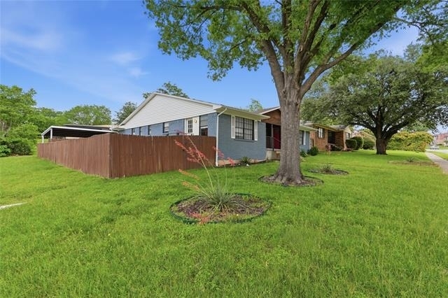 10805 Lake Gardens Drive - Photo 1