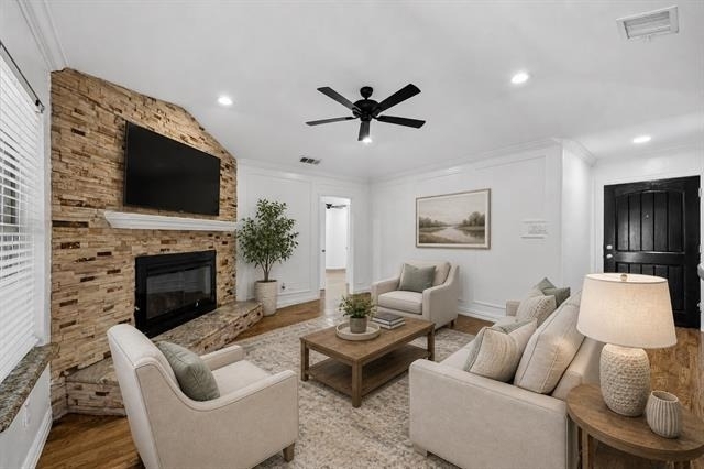 6315 Sachse Street - Photo 2