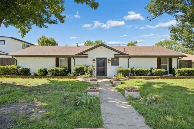 6315 Sachse Street - Photo 0