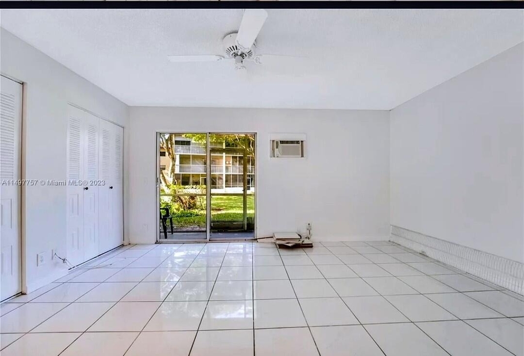 100 Sw 132nd Way - Photo 2