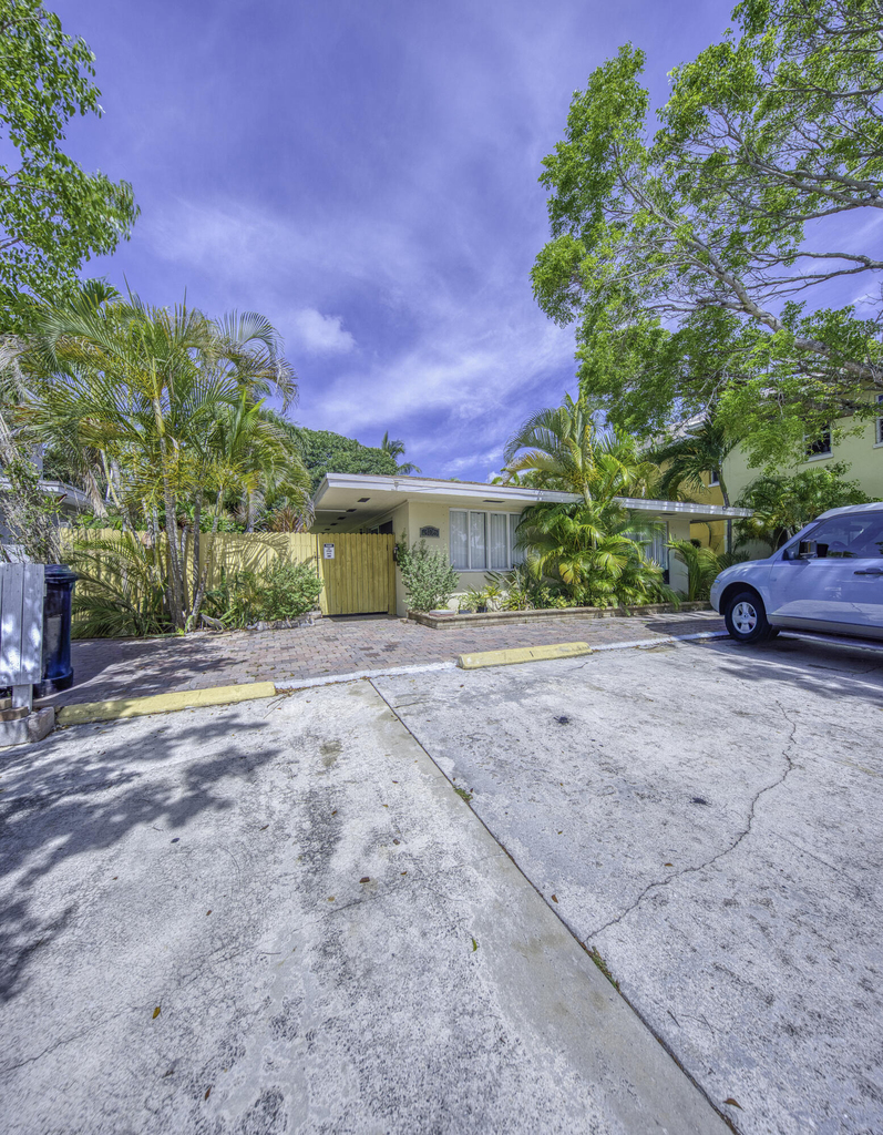 305 S Federal Highway - Photo 2