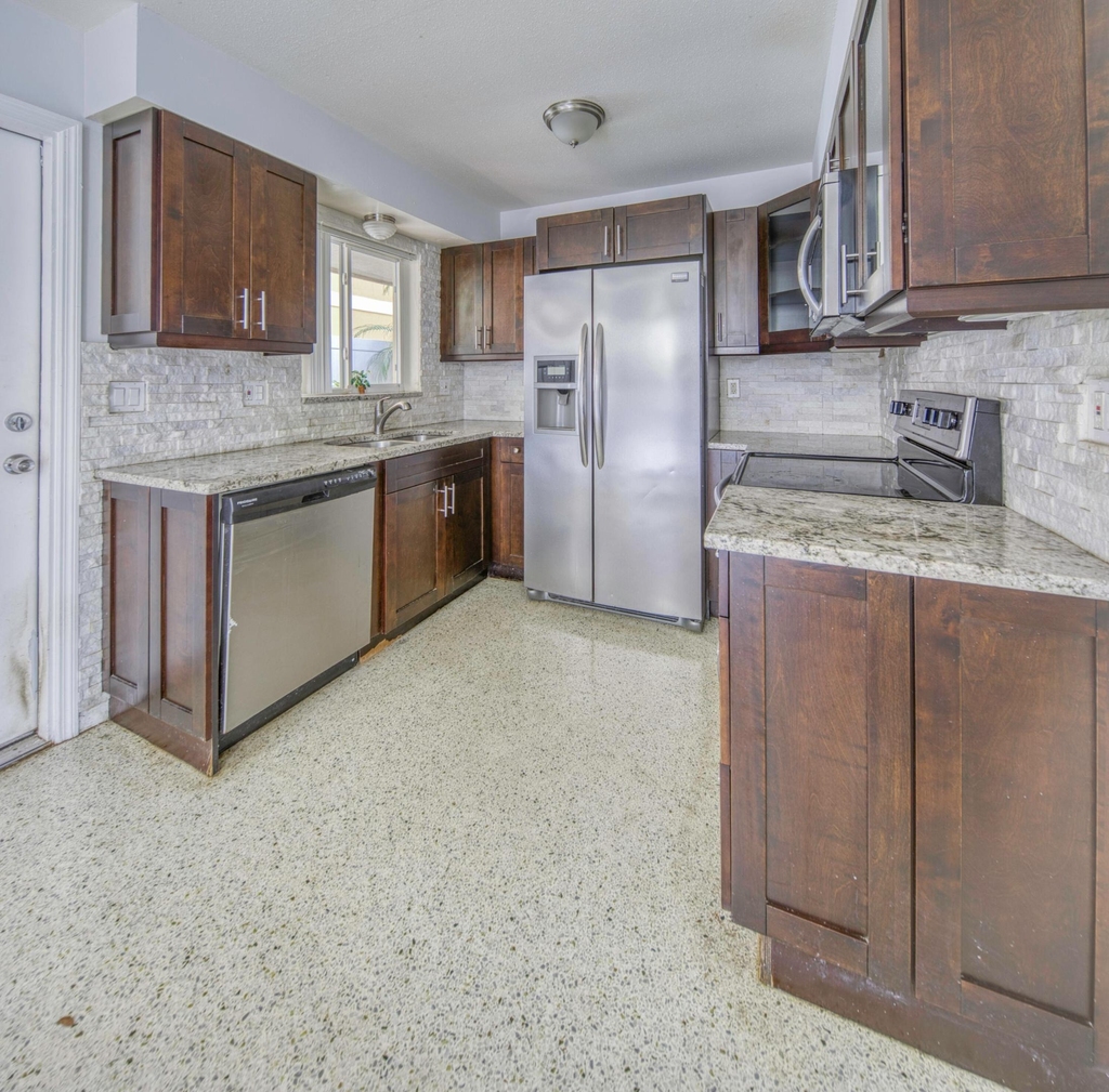 305 S Federal Highway - Photo 9