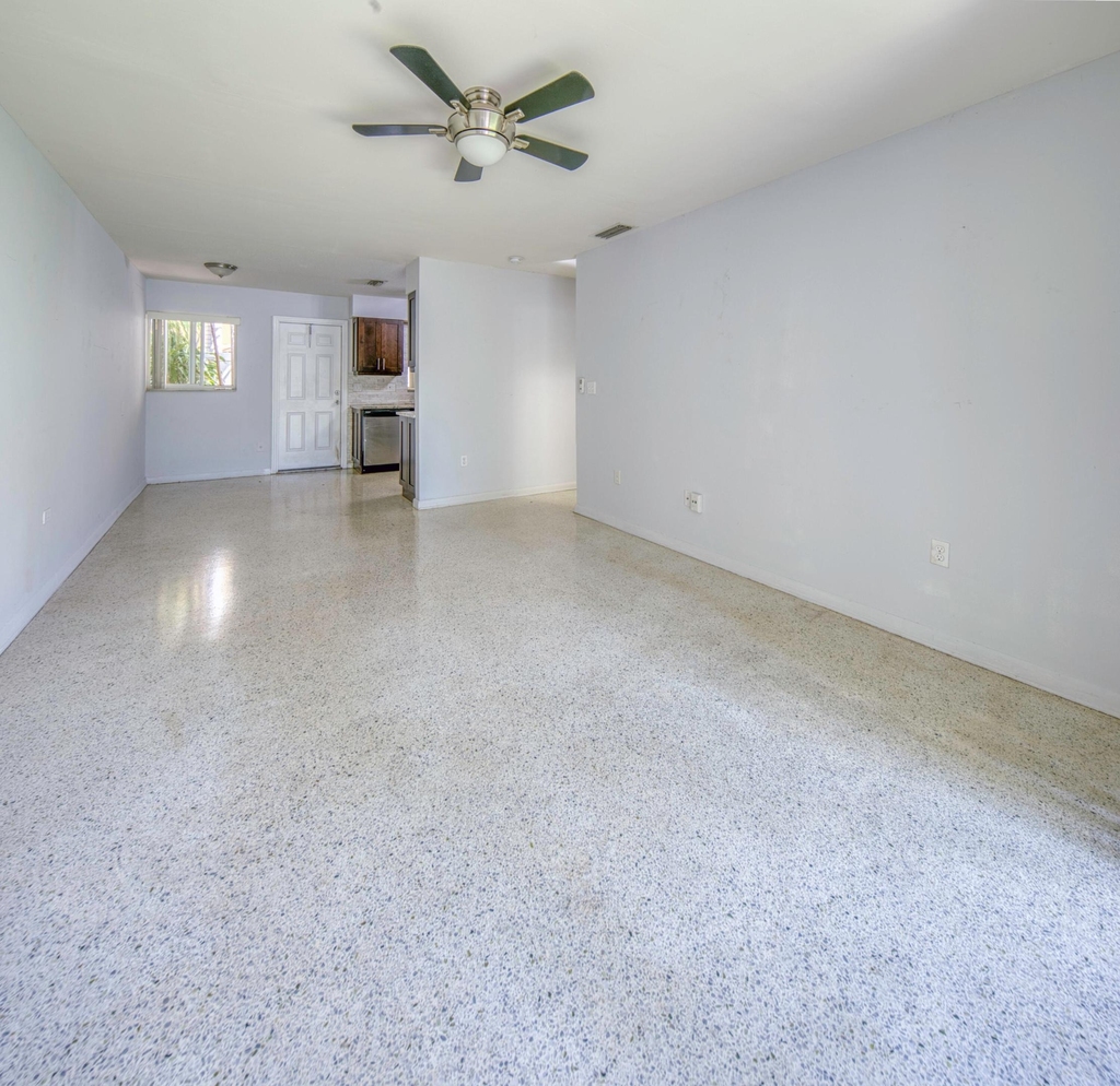 305 S Federal Highway - Photo 4