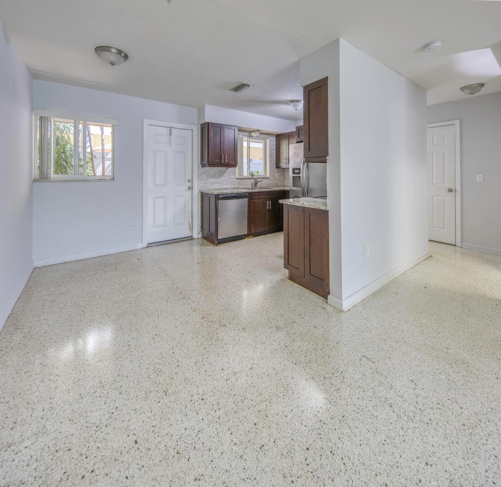 305 S Federal Highway - Photo 3