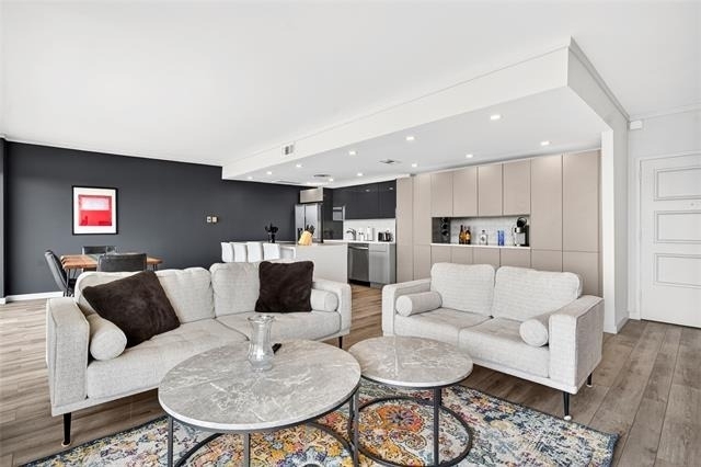 6211 Northwest Highway - Photo 2