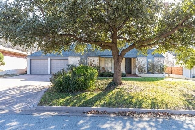 825 Milford Street - Photo 1