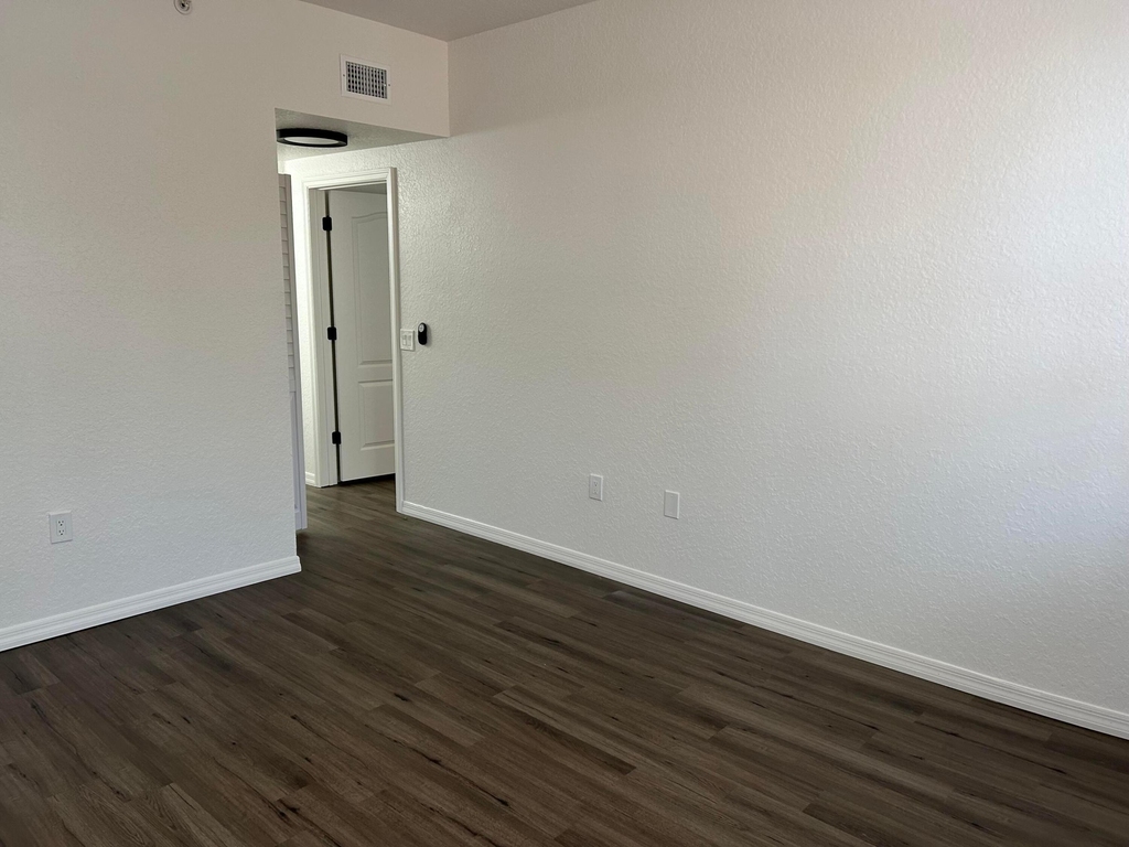 11035 Legacy Boulevard - Photo 7