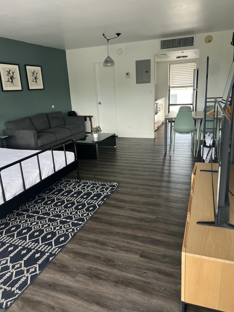2100 Ne 33rd Avenue - Photo 3