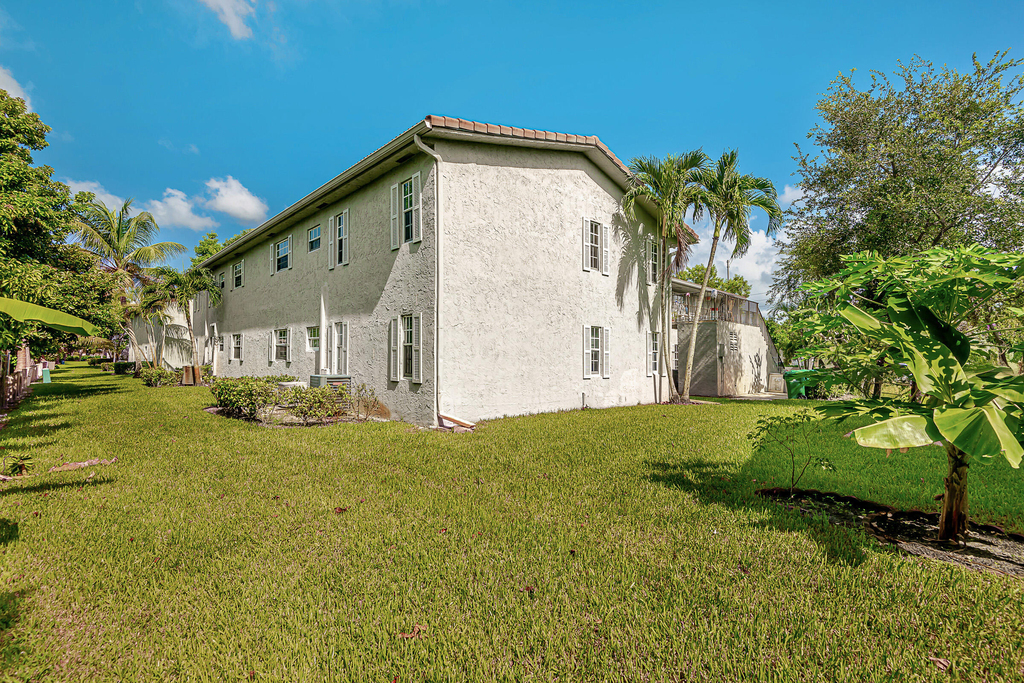 8706 W Sample Road - Photo 19