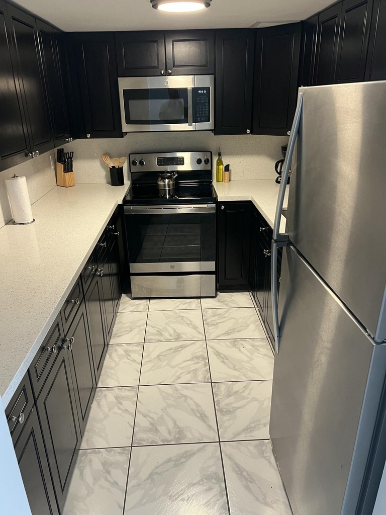 2100 Ne 33rd Avenue - Photo 3