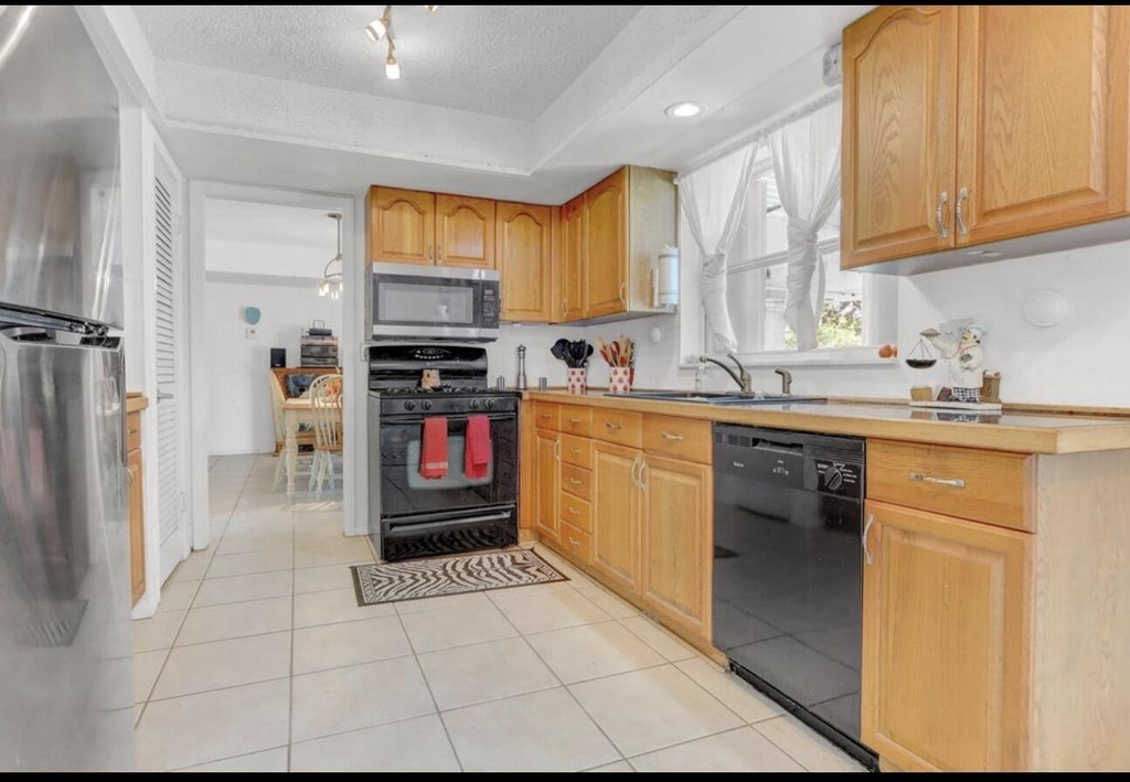 216 Ne Mainsail Street - Photo 5