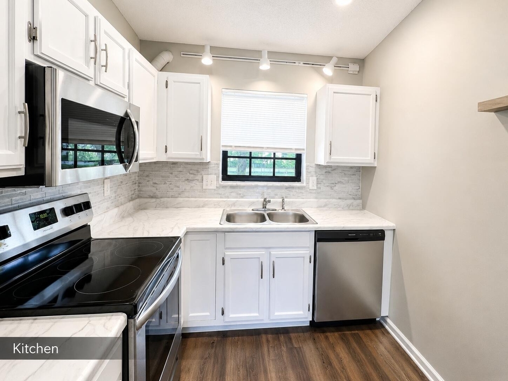 2650 Greenwood Terrace - Photo 4