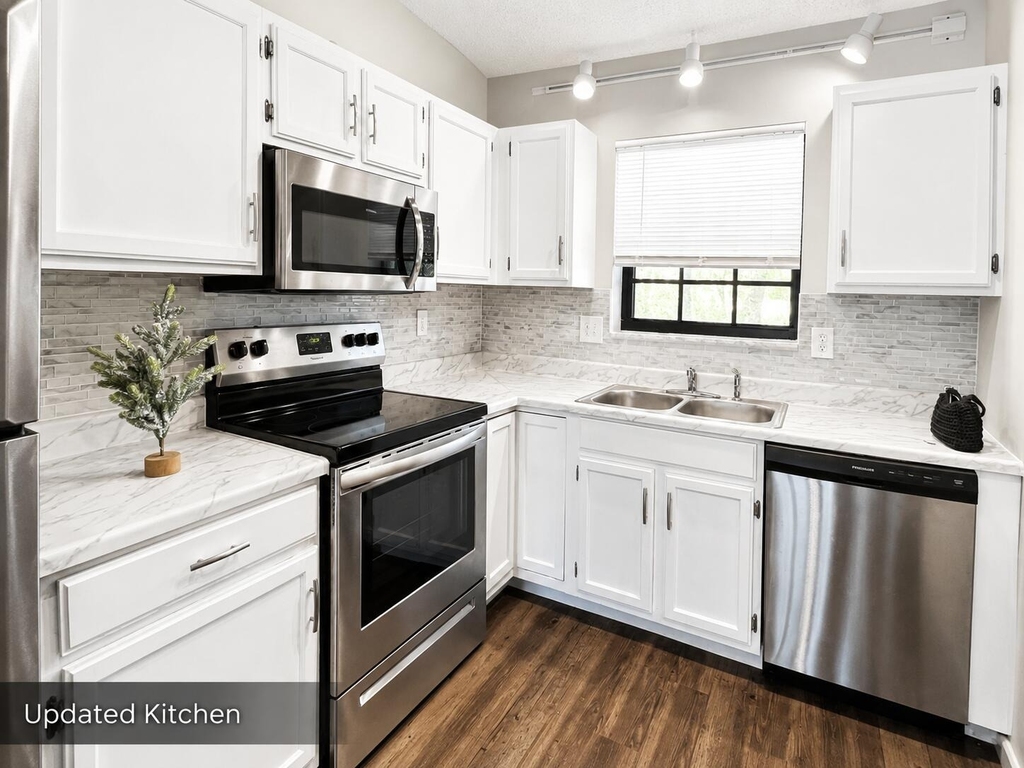 2650 Greenwood Terrace - Photo 5