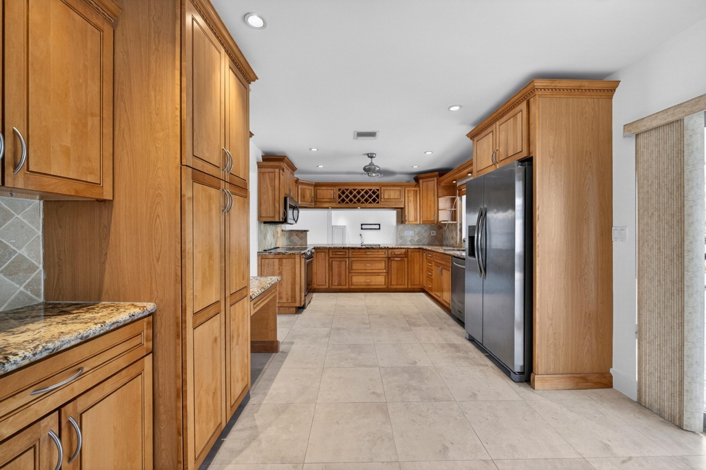 6251 Ne 20th Terrace - Photo 34