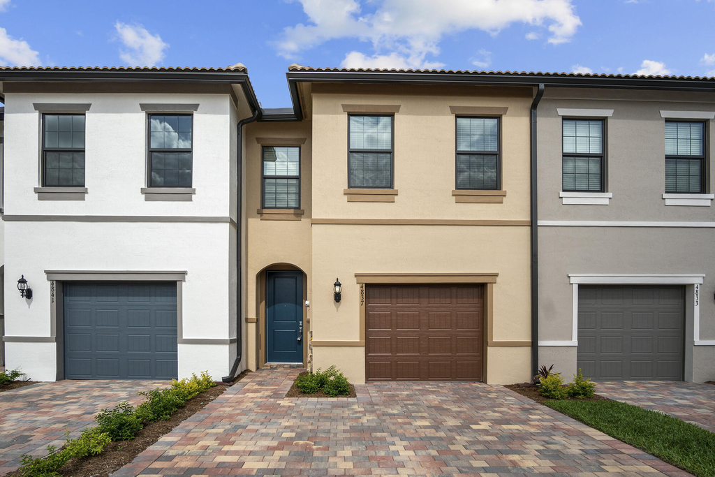 4837 Chantilly Road - Photo 1