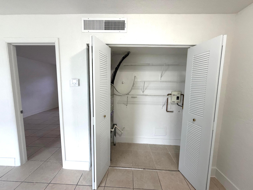 2121 Davie Boulevard - Photo 4