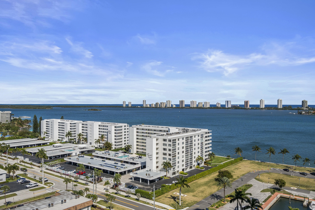 220 Lake Shore Drive - Photo 9