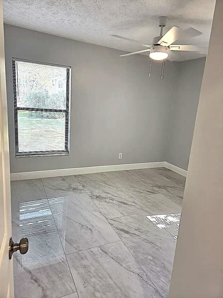 6551 Se Federal Highway - Photo 9