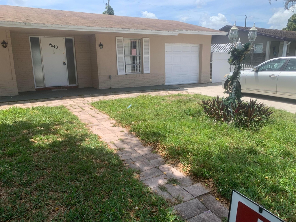 9640 Sw 1st Place - Photo 1