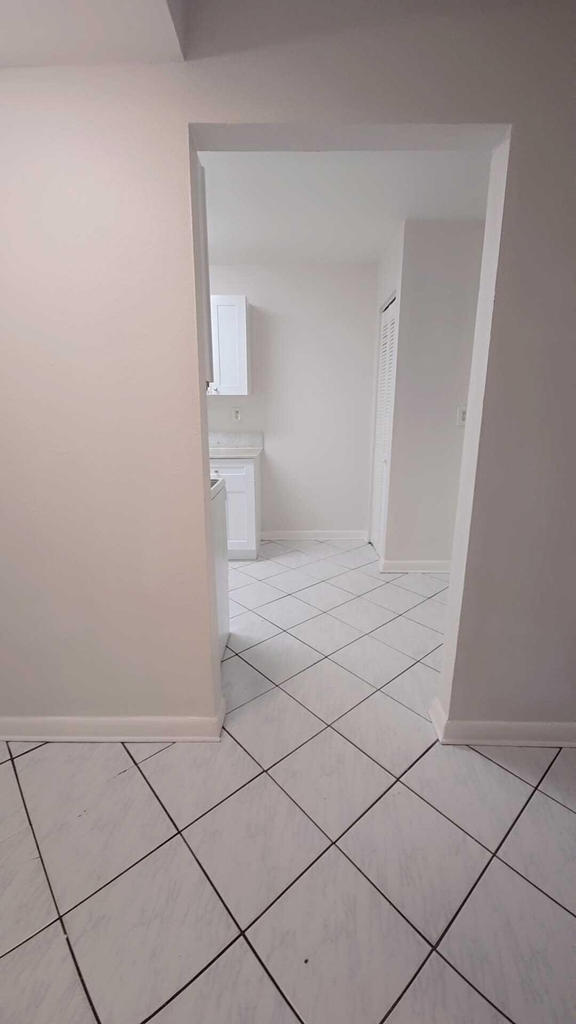 4111 Stirling Road - Photo 10
