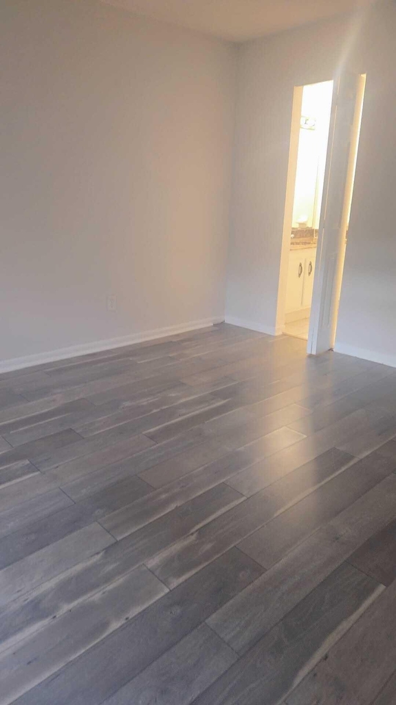 4111 Stirling Road - Photo 13