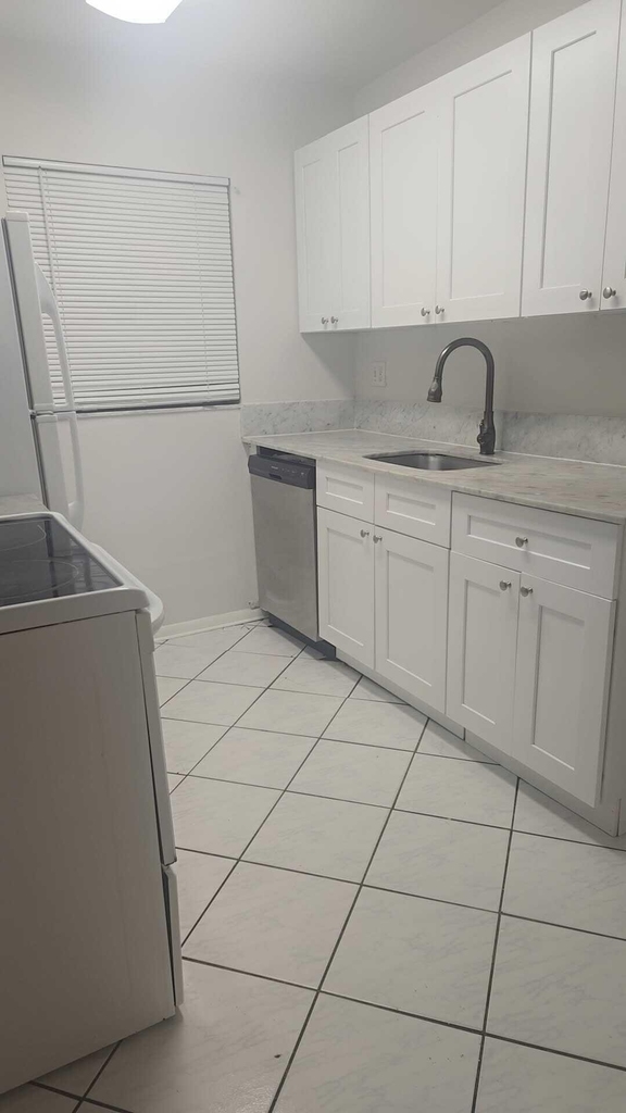 4111 Stirling Road - Photo 0