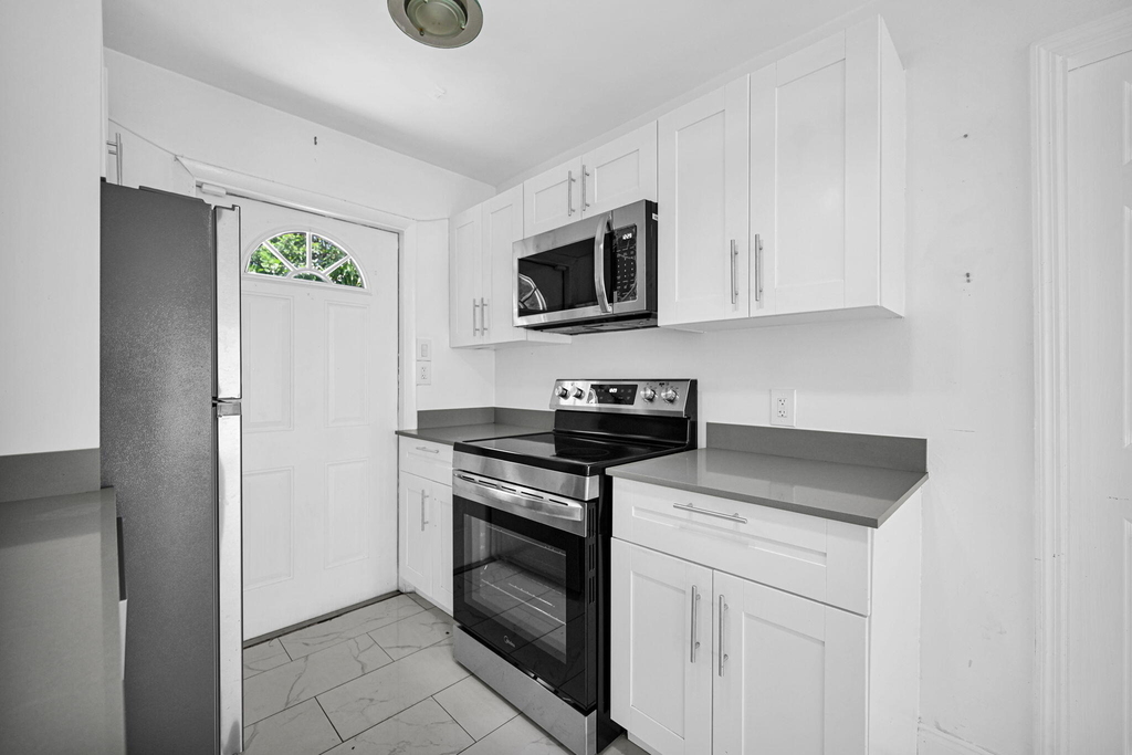 2933 Ne 12th Terrace - Photo 8