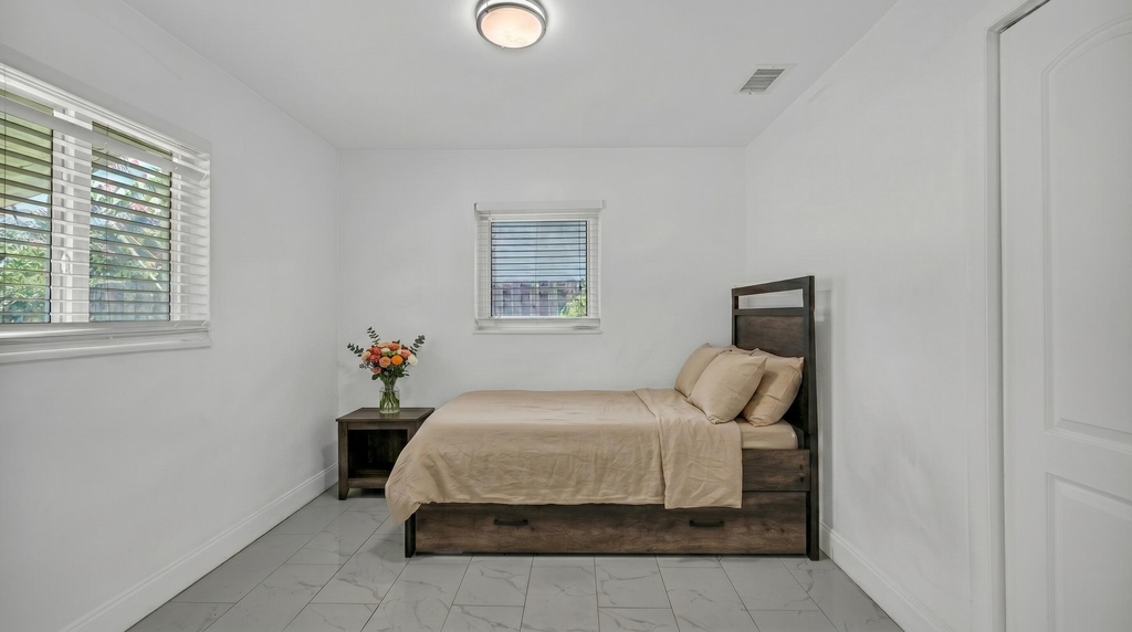 2933 Ne 12th Terrace - Photo 6