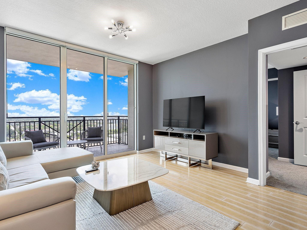 610 W Las Olas Boulevard - Photo 1