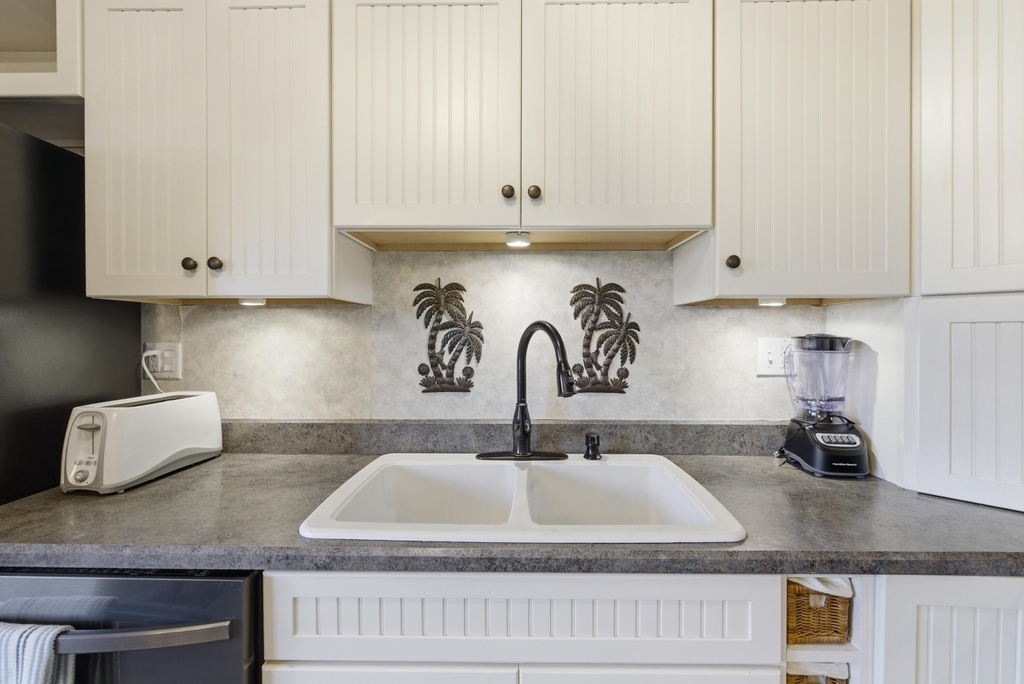 355 S Ocean Drive - Photo 9