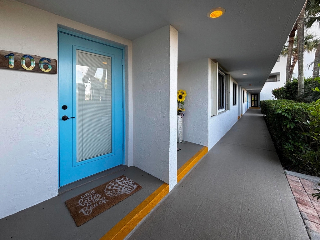 355 S Ocean Drive - Photo 1
