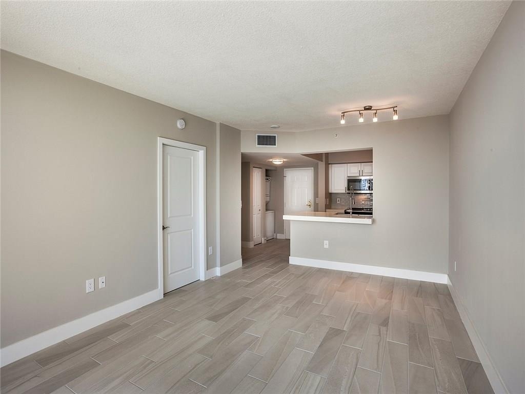 1030 Seminole Drive - Photo 3