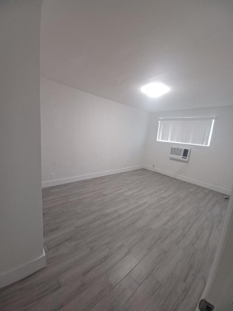 24 Sw 13th Street - Photo 1