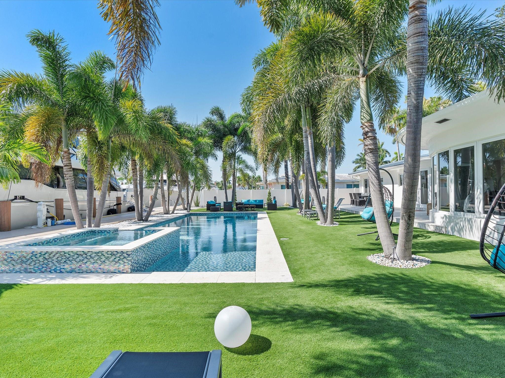 207 Royal Palm Drive - Photo 0