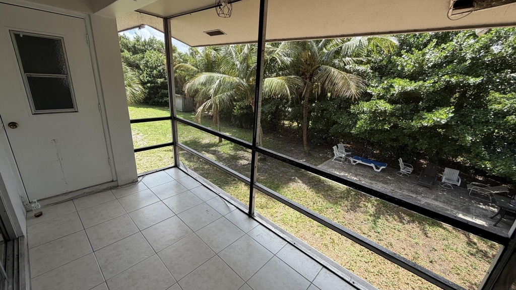 4061 Nw 9th Avenue - Photo 9