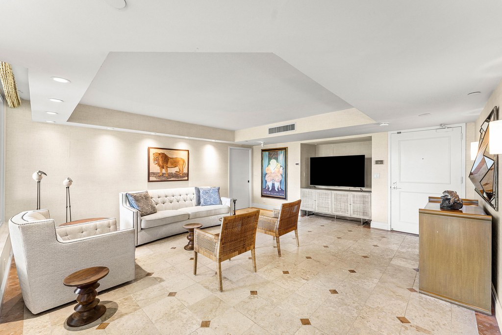 100 Se 5th Avenue - Photo 8