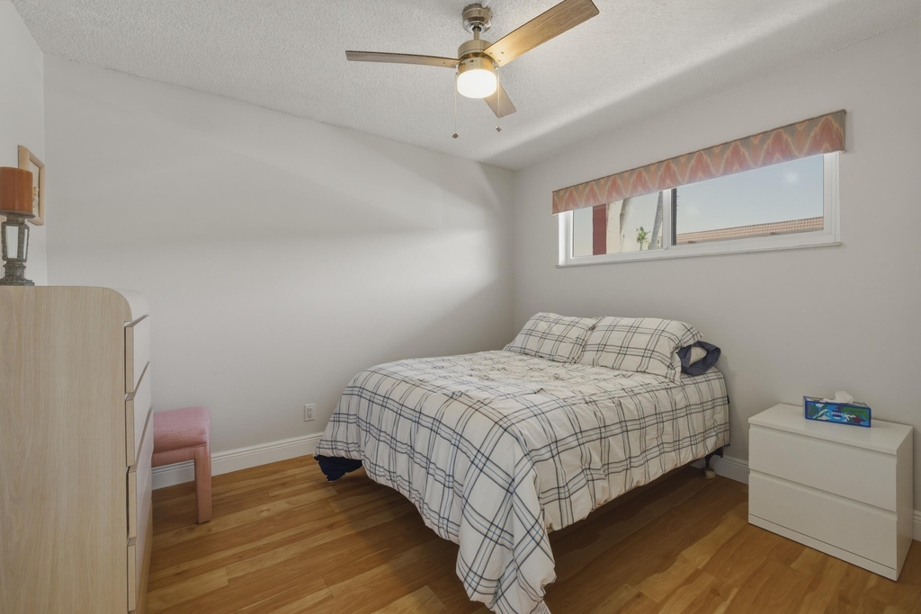 371 S Hollybrook Drive - Photo 4