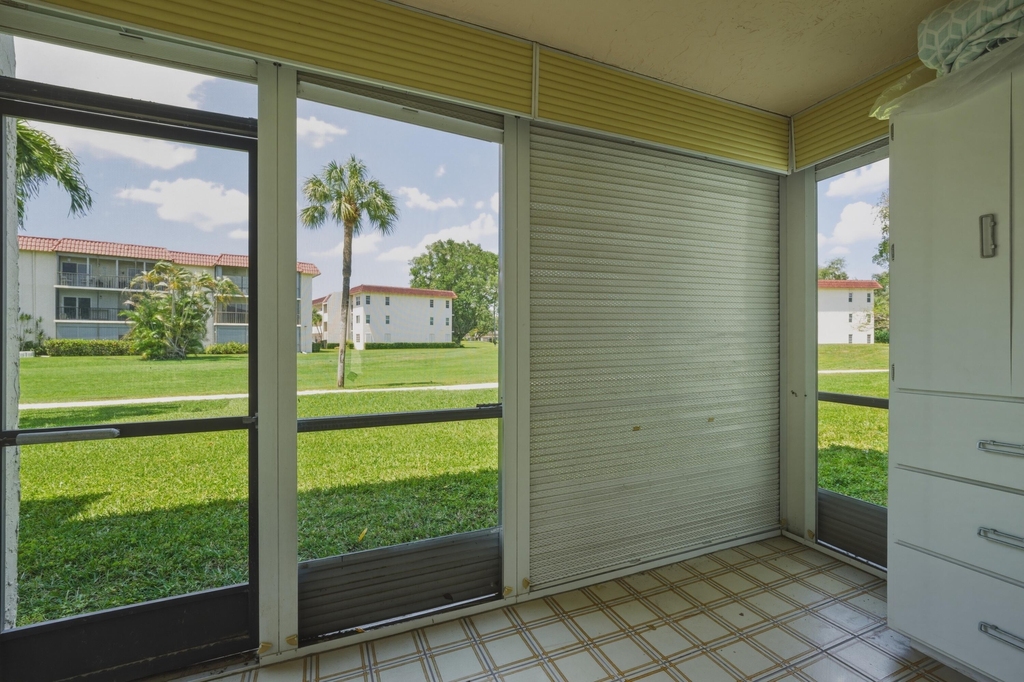 371 S Hollybrook Drive - Photo 17