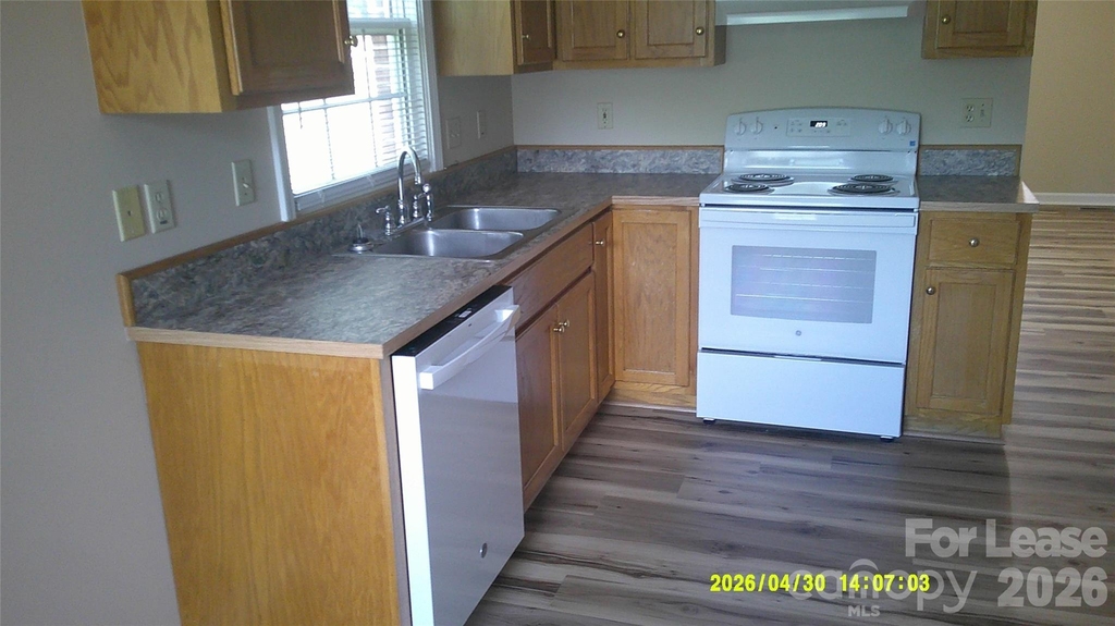 496 23rd Avenue Drive Ne - Photo 4