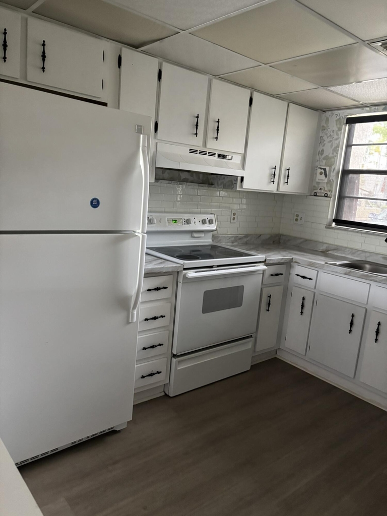 2153 N 14th Avenue - Photo 2