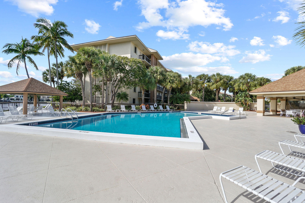 1201 Seafarer Circle - Photo 15