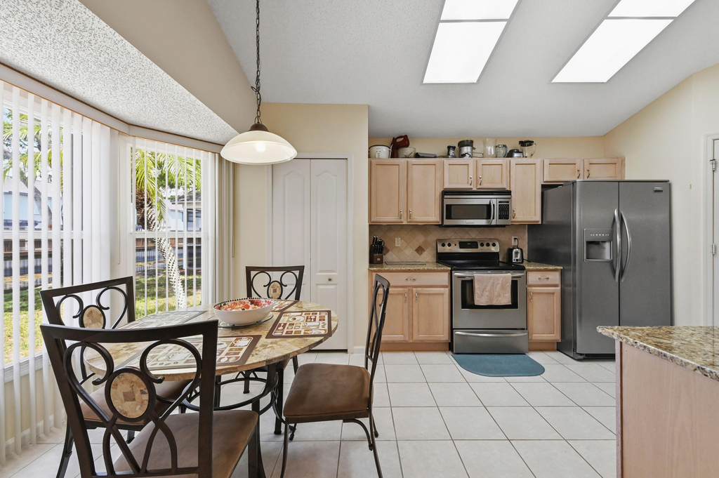2241 Soundings Court - Photo 8