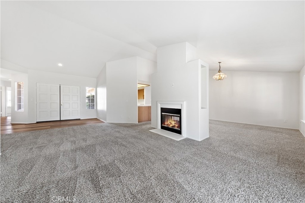2971 Peach Tree Street - Photo 2