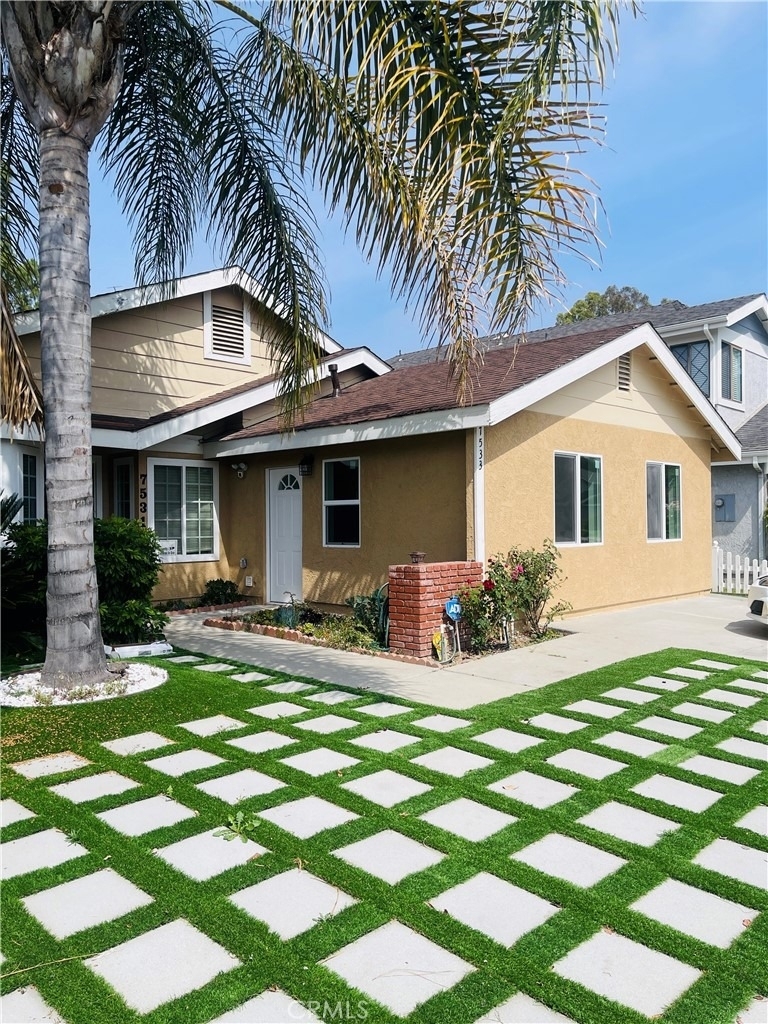 7533 Bovey - Photo 0