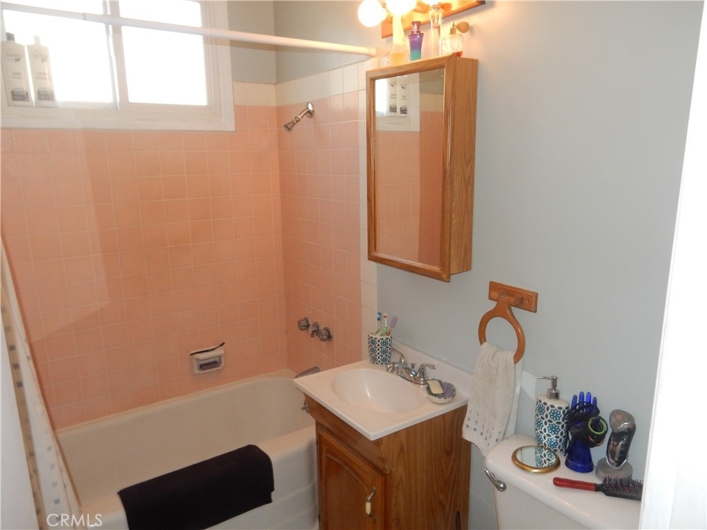 8000 Sale Avenue - Photo 6
