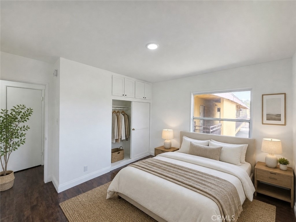 8706 Parthenia Place - Photo 3