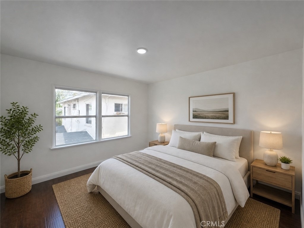 8706 Parthenia Place - Photo 4