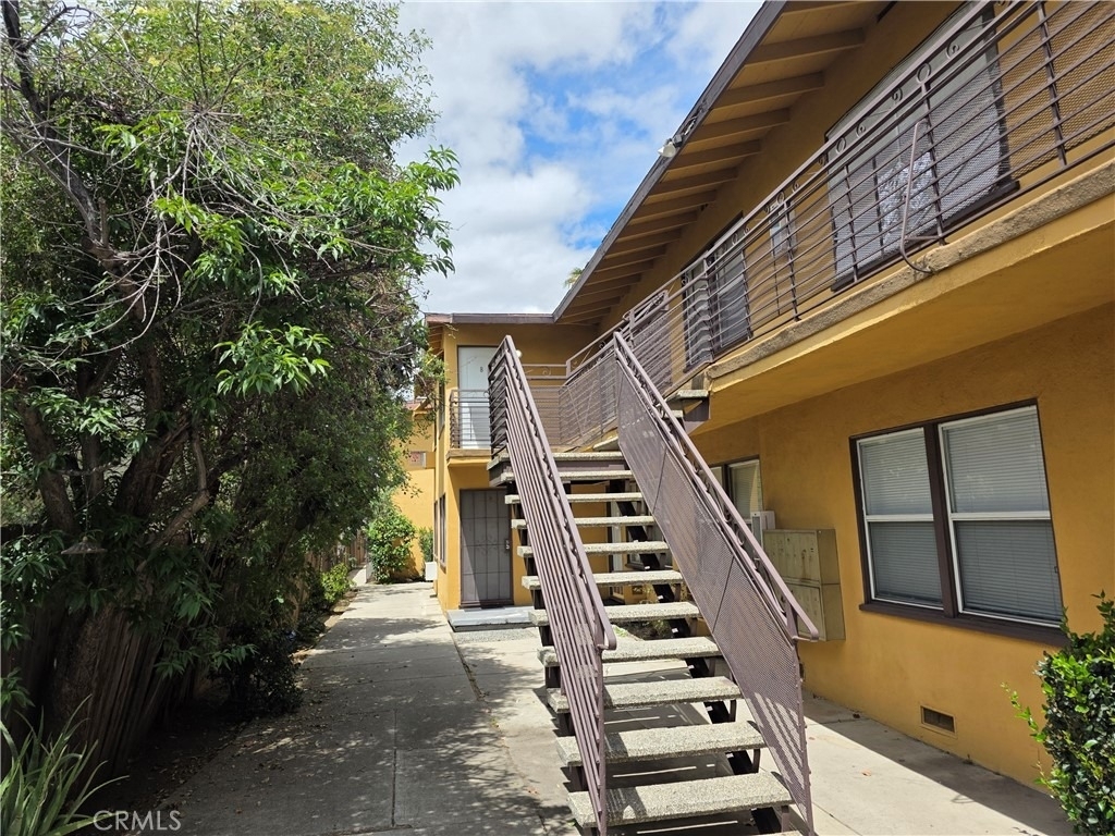 8706 Parthenia Place - Photo 18