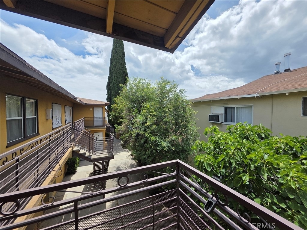 8706 Parthenia Place - Photo 16