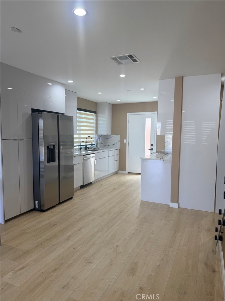 8242 Morse Ave - Photo 3